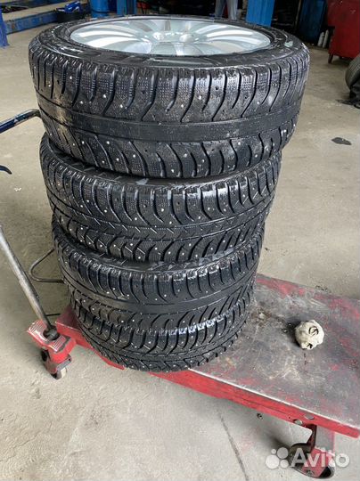 Bridgestone Ice Cruiser 7000 205/55 R16 91T