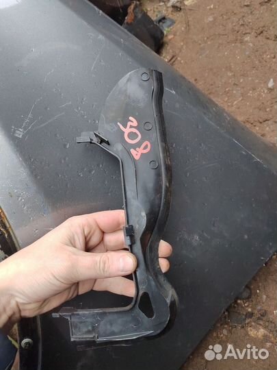 Молдинг лобового стекла левый Peugeot 308