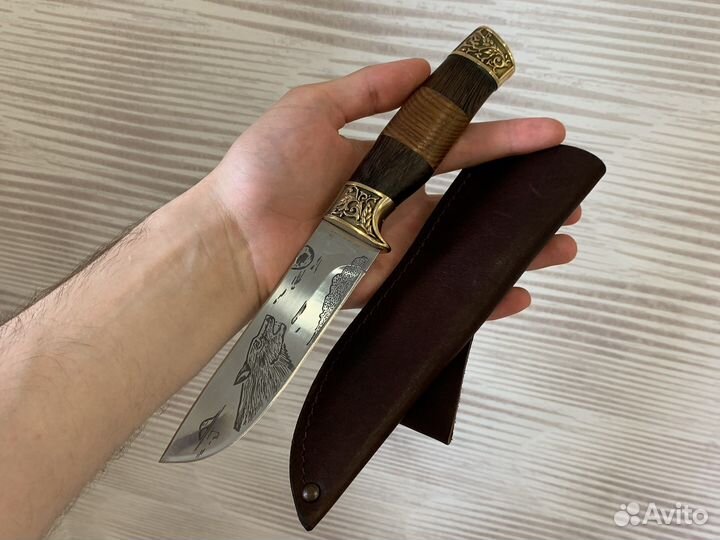 Охотничий нож с гравировкой