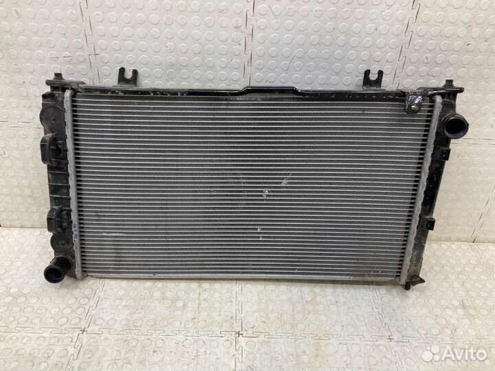 Радиатор охлаждения Лада Гранта 2011