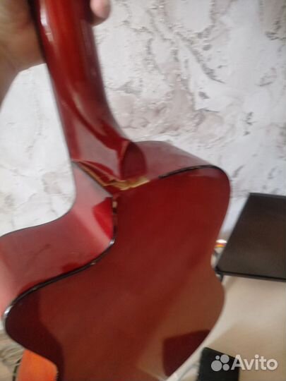 Акустическая гитара