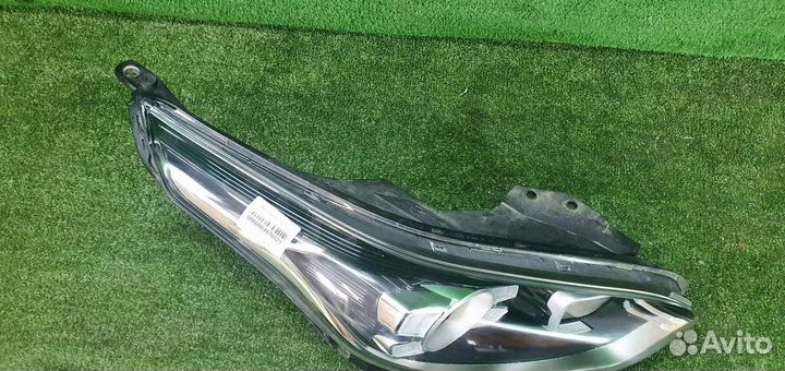 Фара правая Kia Cerato