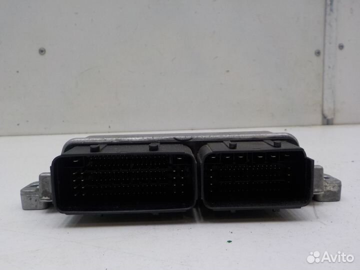 Блок управления двигателем Opel Zafira Life