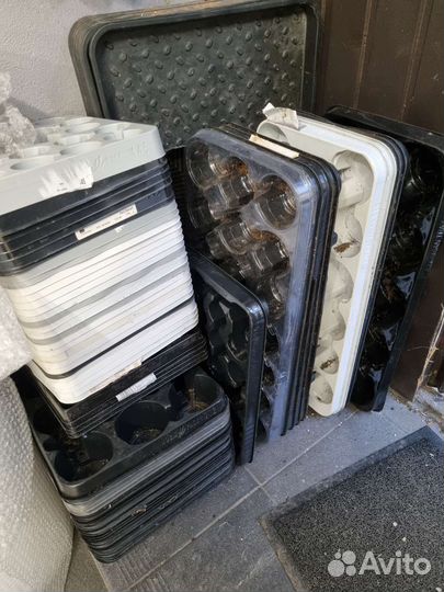 Горшки для цветов, паллетки пластиковые