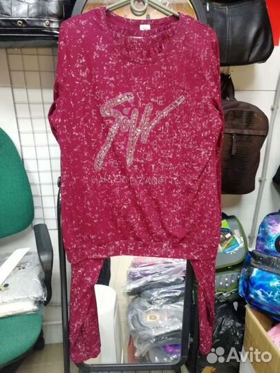 Женский костюм