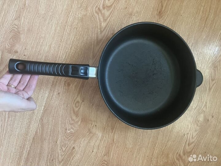 Сковорода нева металл 28 см