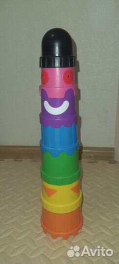 Пирамидка и стаканчики fisher price