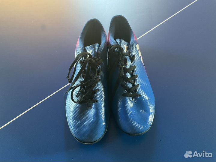 Кроссовки adidas футбольные