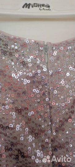 Платье с паетками 44 размер