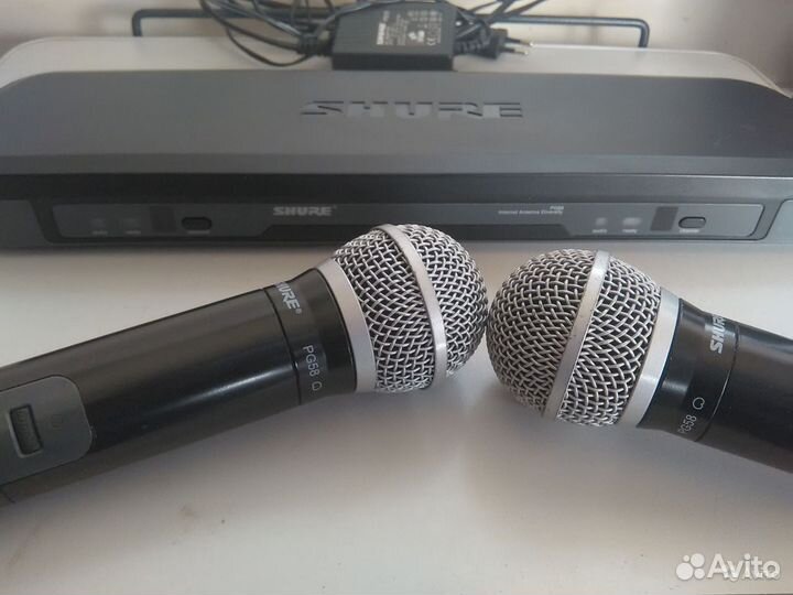Два оригинальных радиомикрофона shure