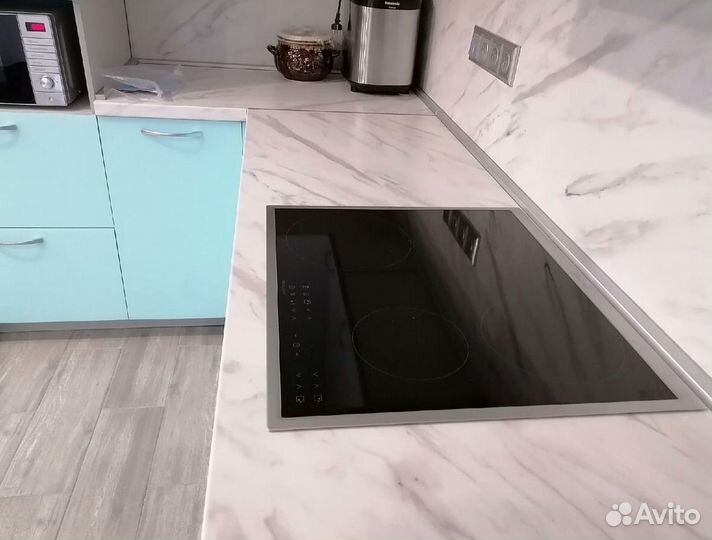 П-образная в потолок кухня на заказ