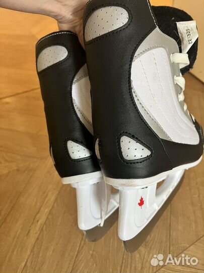 Коньки хоккейные