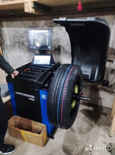 Автосервис. сто. Шиномонтаж