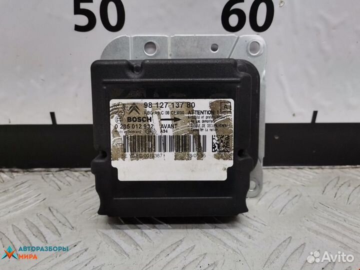 Подушка безопасности Peugeot 2008 2015 9812713780