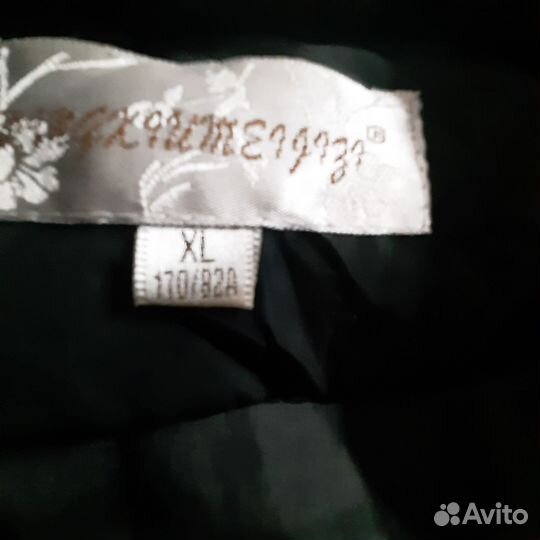 Жилетка женская утепленная с капюшоном