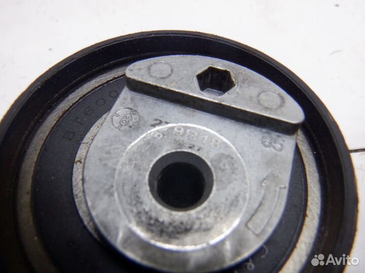 Ролик-натяжитель ремня грм Peugeot 206