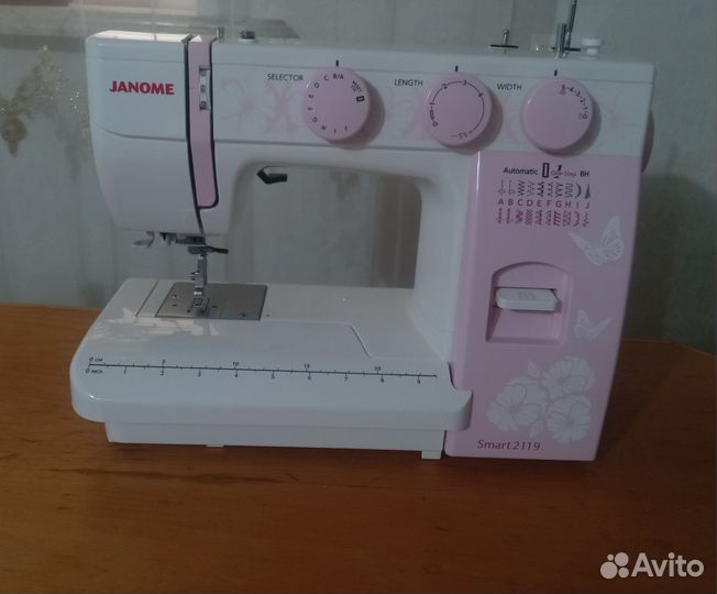 Швейная машина Janome Smart 2119