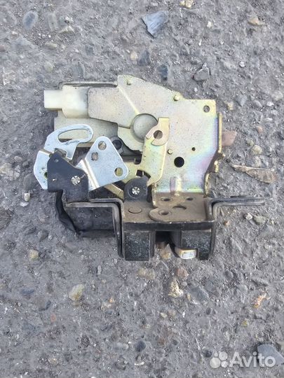 Замок багажника honda FIT GD1, L13A