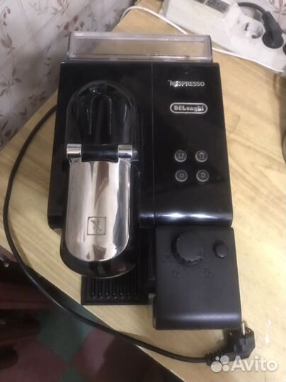 Кофемашина Nespresso delonghi EN520