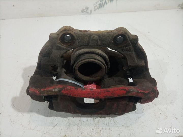 Суппорт передний правый Peugeot 307 универсал 2.0