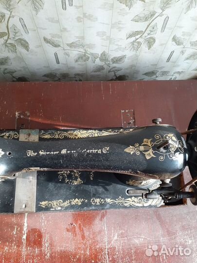 Швейная машина 