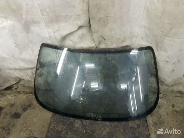 Стекло заднее mazda 626