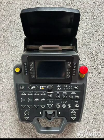 Пульт и монитор асфальтоукладчик Caterpillar
