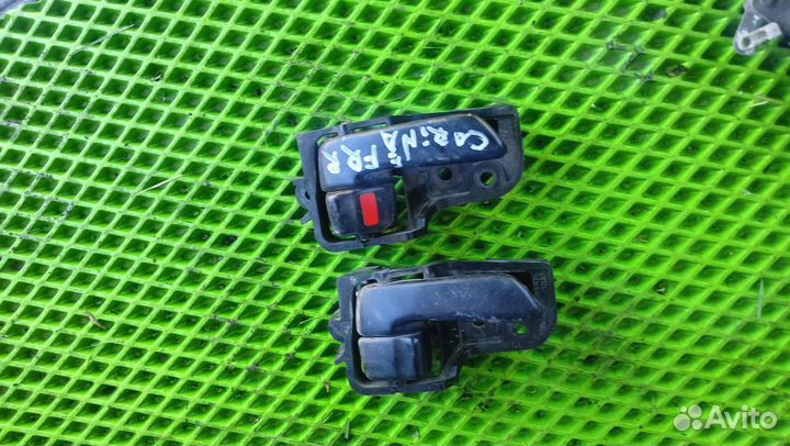 Ручки дверей внутренние правые Toyota carina-E