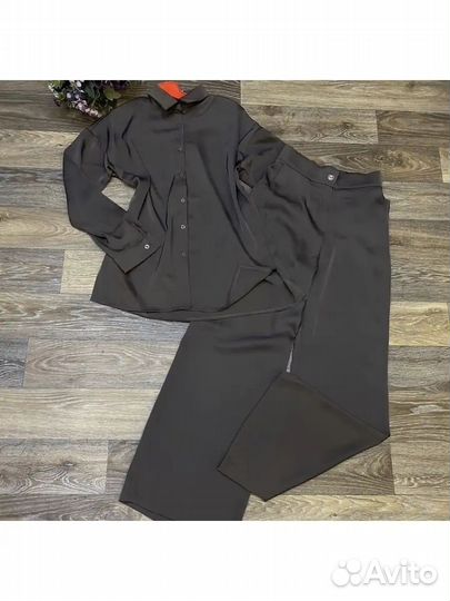 Костюм женский, брючный 42-48