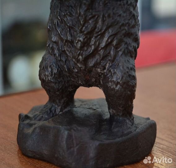 Чугунная статуэтка- мишка С рыбой