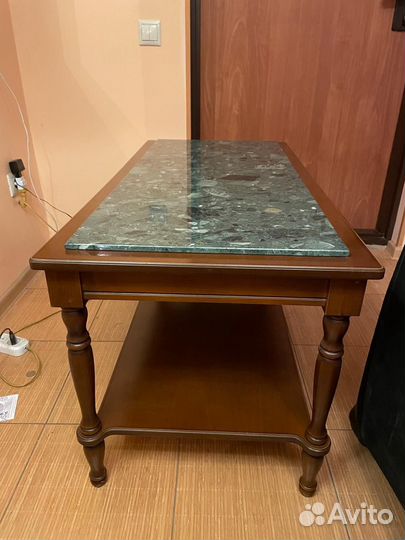 Журнальный столик