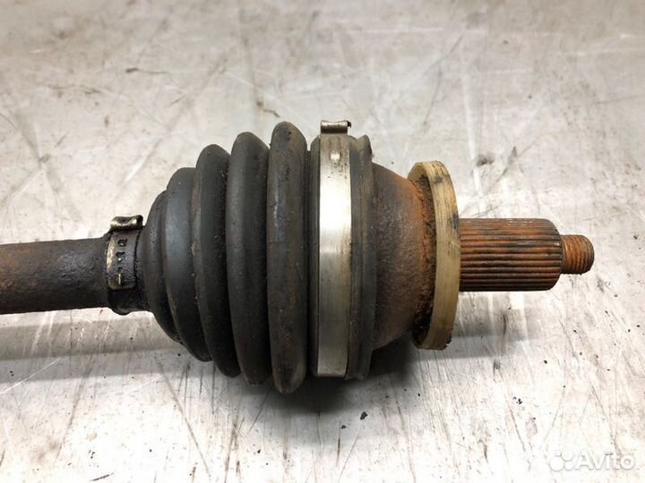 Полуось передний левый Skoda Fabia хэтчбек BZG