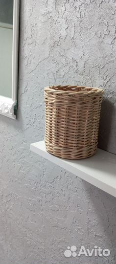 Корзина плетеная из бумажной лозы