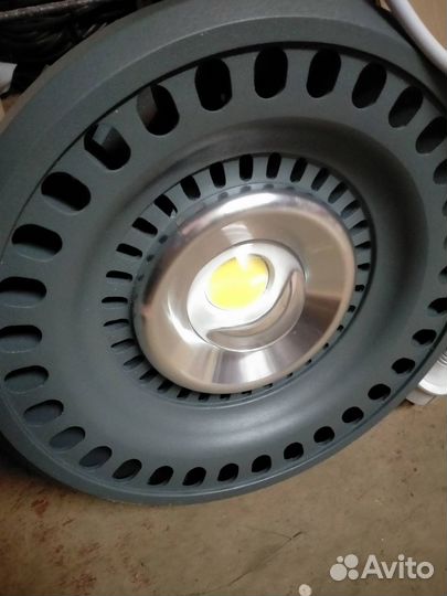 Светодиодный прожектор 150 вт