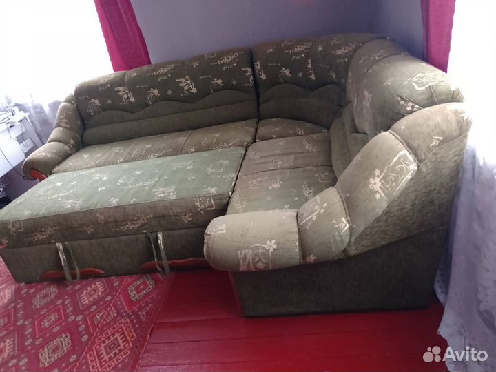 Угловой диван с креслами б/у