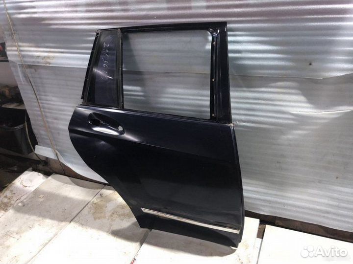 Дверь задняя правая Mercedes-Benz
