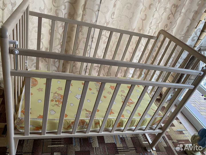 Продаём детскую кроватку с матрасом