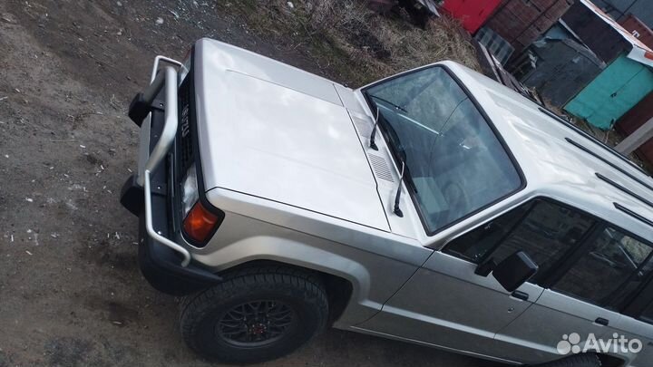 Isuzu Trooper, 1990