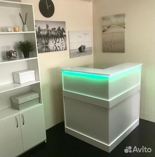 Стойка ресепшн