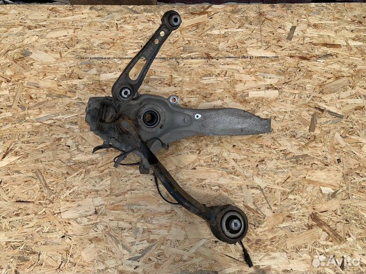 Кулак передний правый Land Rover Range Rover Sport