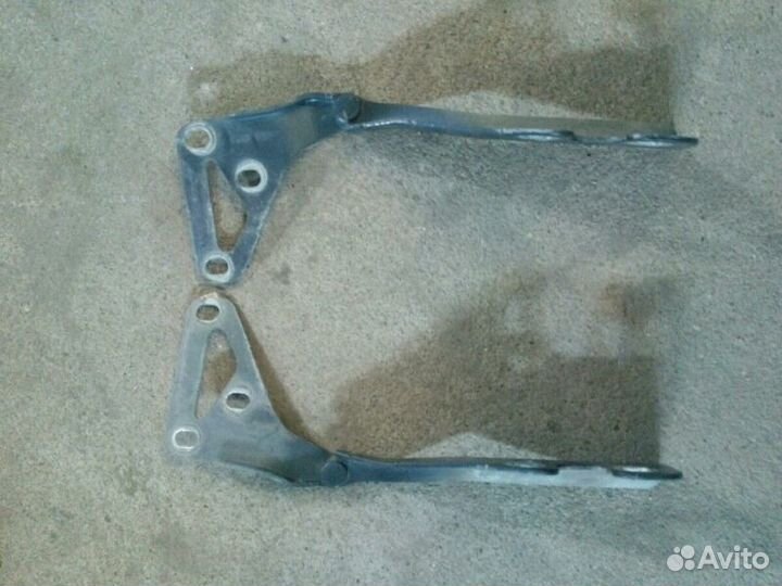 Петля капота на Опель астра H