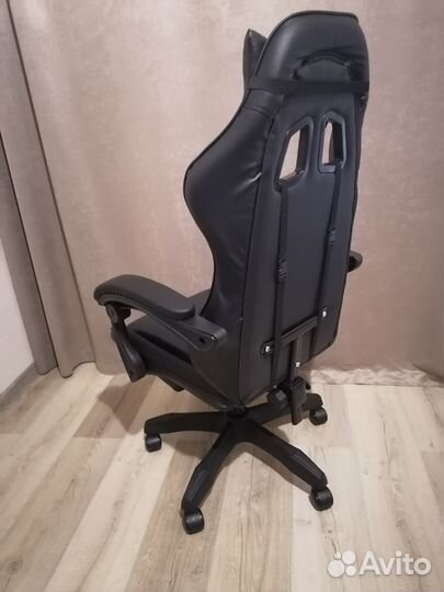 Кресло компьютерное с массажем и аттоманкой новое