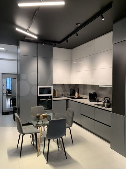 2-к. квартира, 98 м², 2/13 эт.