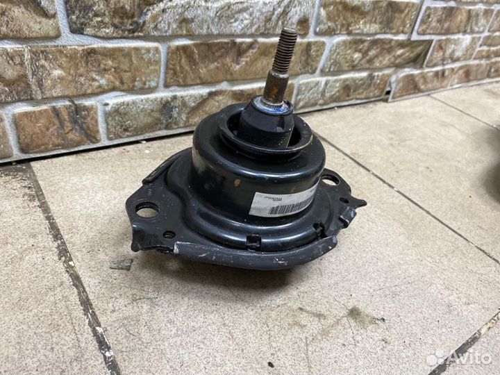 Подушка двигателя Jeep Grand Cherokee WK2 3.0 2018