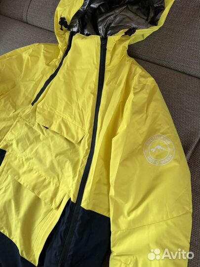 Горнолыжная женская куртка 42-44