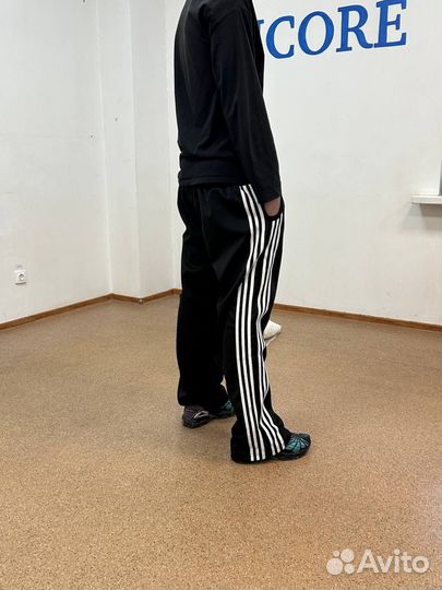 Широкие штаны balenciaga yori sport type