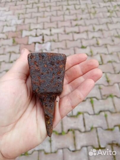 Старинная бабка. Наковаленка для отбивания косы