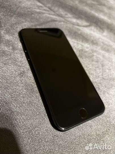 iPhone SE (2020), 64 ГБ
