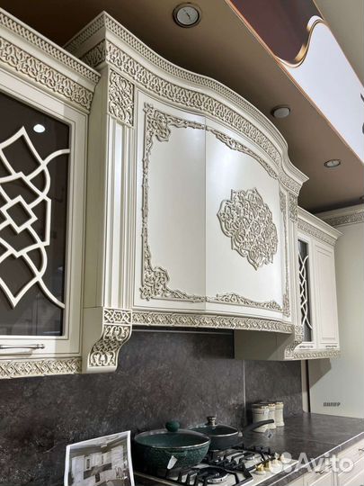 Шикарный кухонный гарнитур цена за весь