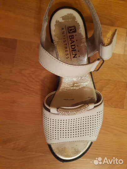 Босоножки женские кожаные 38 размер